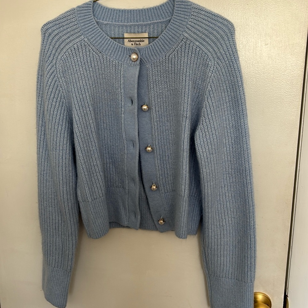 Abercrombie Women’s Sweater Button up